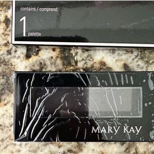 3 petite palettes Mary Kay